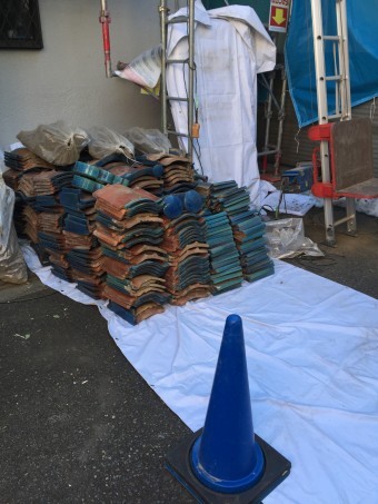 瓦降ろし