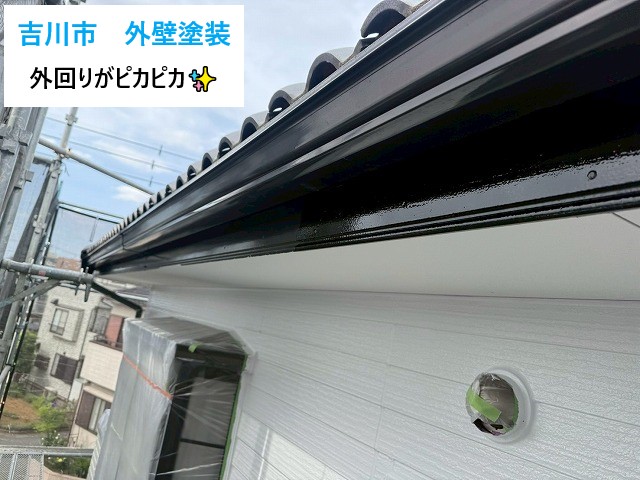 吉川市で外壁塗装と付帯部塗装を実施し下塗り・中塗り・上塗りで白系外壁へ一新した施工