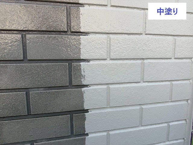 外壁の中塗り状況