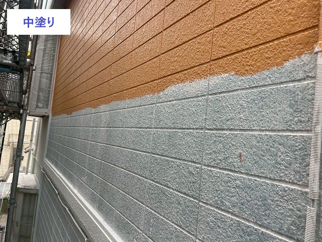 ・中塗り ・上塗り ・付帯部塗装 ・最終確認・お引き渡し  一つひとつの工程を丁寧に行うことで、塗料の性能を最大限に発揮させています。