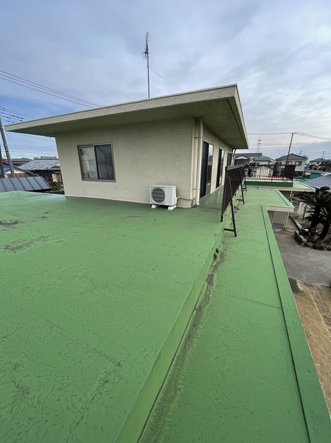 越谷市で陸屋根のウレタン防水塗装工事は雨漏りが起きる前にメンテナンス