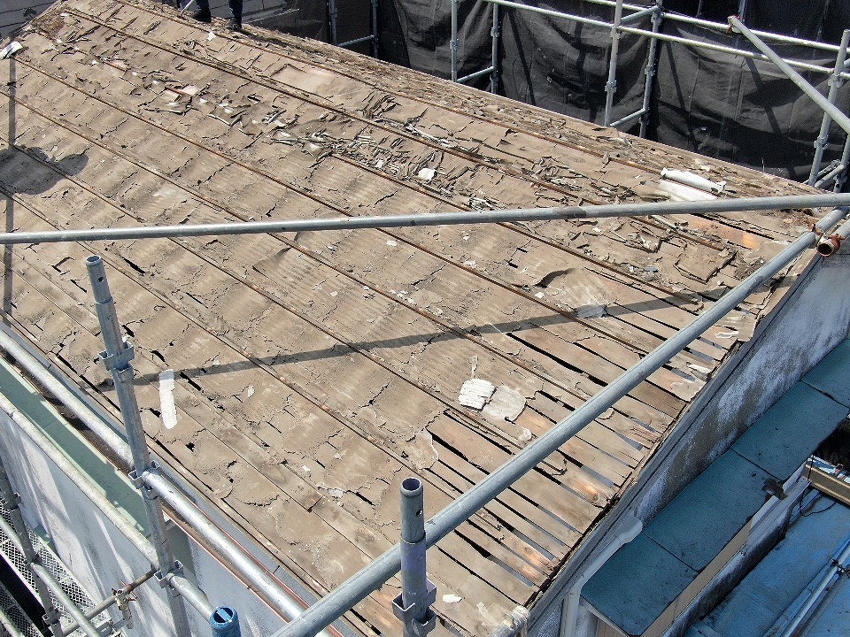 越谷市で屋根リフォーム！大屋根の瓦から立平タフビームへ葺き替え工事