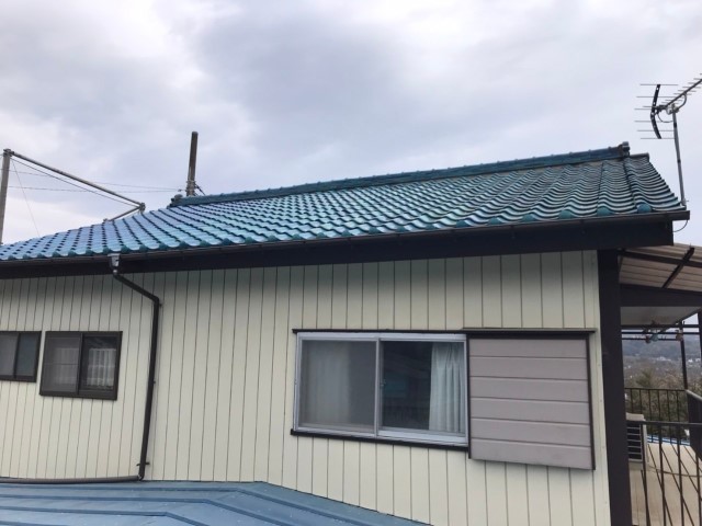 吉川市で瓦屋根の葺き替え工事を致しました